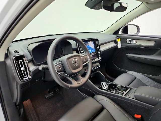 New 2026 Volvo XC40 B5 Plus w/ Protection Package Premier AWD/4WD image 20