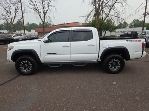 Certified 2020 Toyota Tacoma TRD Off-Road w/ TRD Premium Off Road Package AWD/4WD image 6