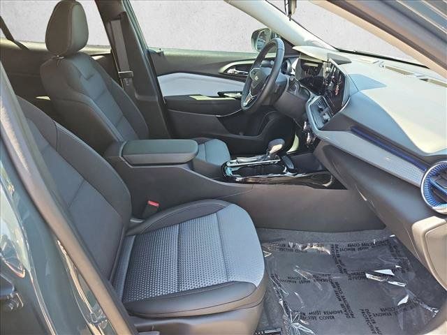 Used 2026 Chevrolet Trax LT w/ Driver Confidence Package FWD image 26
