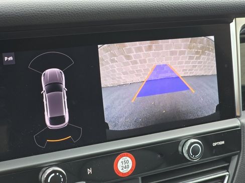 Certified 2024 Porsche Macan image 21