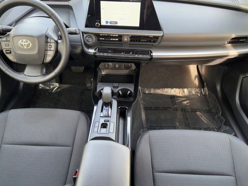 Used 2024 Toyota Prius LE image 17