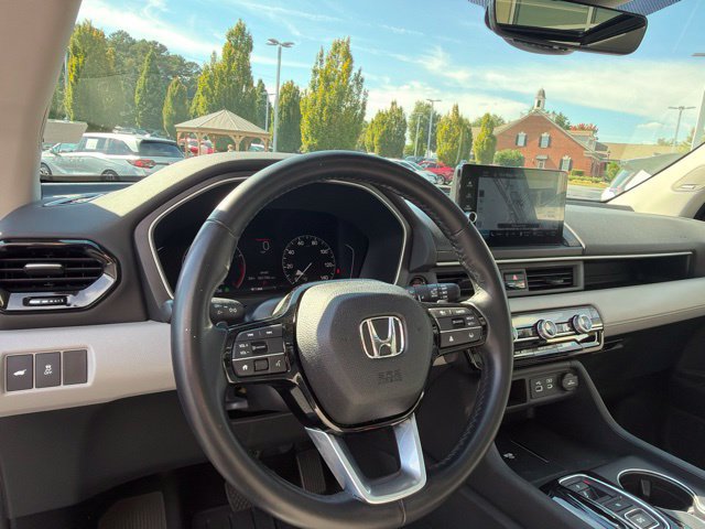 Certified 2023 Honda Pilot Touring image 19