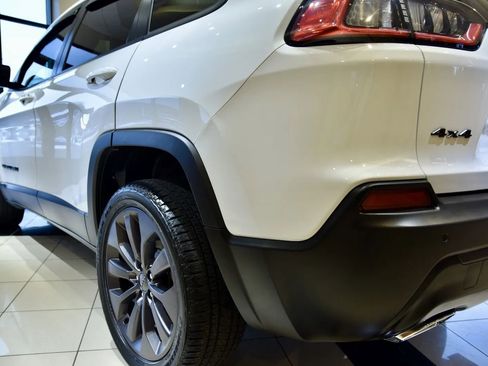 Used 2021 Jeep Cherokee Latitude Lux 80th Anniv w/ Quick Order Package 26U 80TH image 9