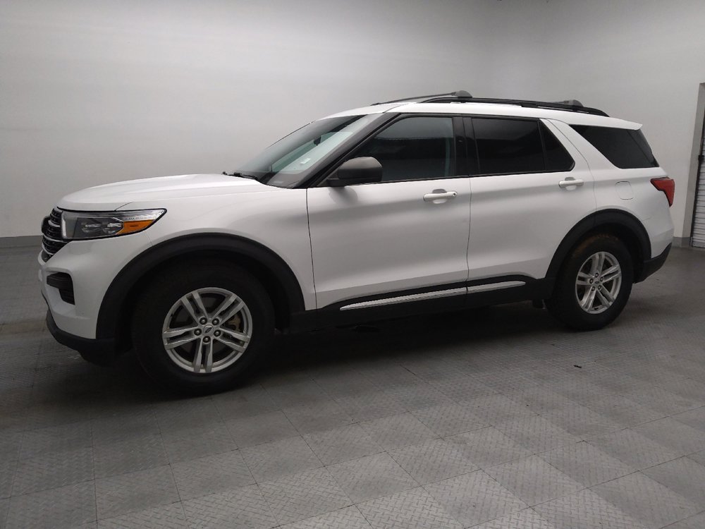 Used 2021 Ford Explorer XLT RWD image 2