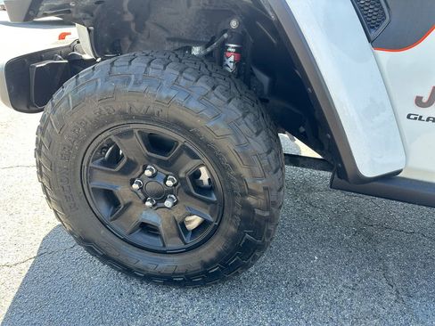 Used 2021 Jeep Gladiator Mojave AWD/4WD image 10