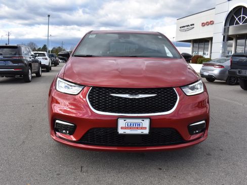 New 2026 Chrysler Pacifica Select FWD image 4