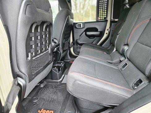 Used 2020 Jeep Gladiator Rubicon image 16