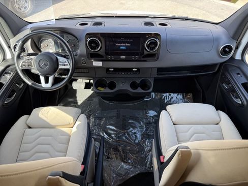Used 2022 Mercedes-Benz Sprinter 3500 image 51