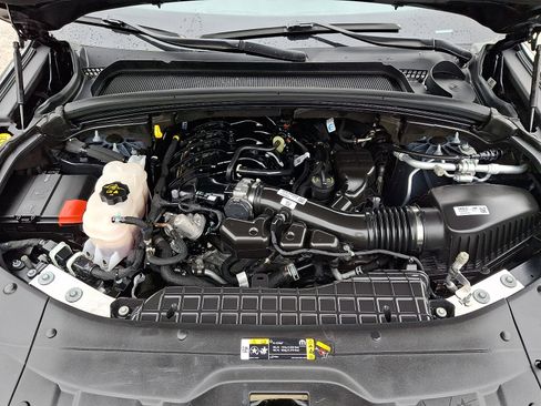 Used 2023 Jeep Grand Cherokee Limited w/ Luxury Tech Group II AWD/4WD image 30