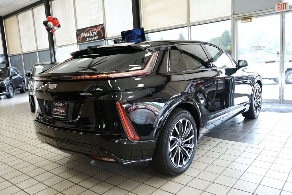 Used 2024 Cadillac Lyriq Sport w/ LPO, Floor Liner Package AWD/4WD image 17