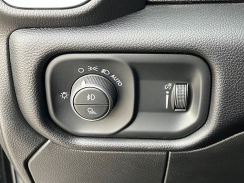 Used 2025 RAM 2500 Big Horn AWD/4WD image 17