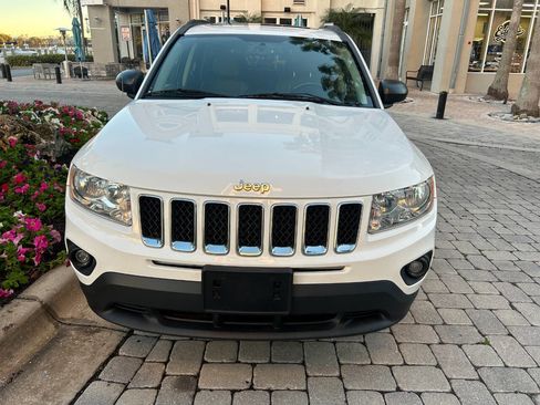 Used 2011 Jeep Compass Limited w/ Sun/Sound Group image 2