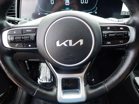 Used 2023 Kia Sportage EX AWD/4WD image 16