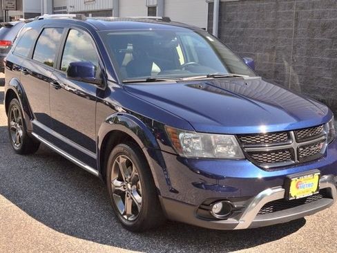 Used 2017 Dodge Journey Crossroad w/ Popular Equipment Group AWD/4WD image 2