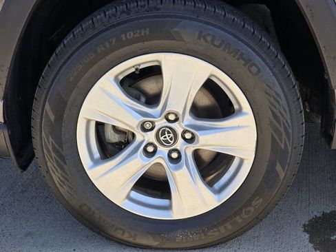 Used 2020 Toyota RAV4 LE w/ All Weather Liner Package AWD/4WD image 12