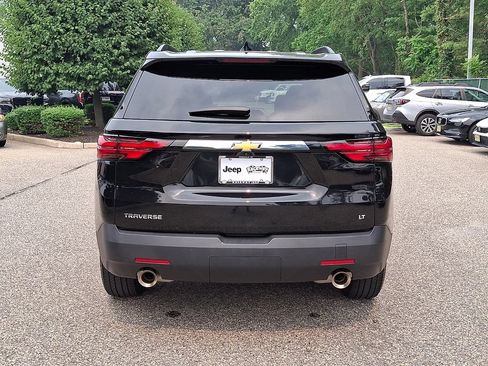 Used 2023 Chevrolet Traverse LT FWD image 7