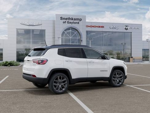 New 2026 Jeep Compass Limited w/ Sun, Sound & Navigation Group AWD/4WD image 4