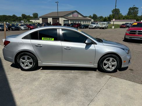 Used 2016 Chevrolet Cruze LT FWD image 4