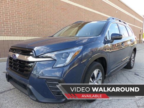 Used 2023 Subaru Ascent Premium w/ Convenience Package AWD/4WD image 1