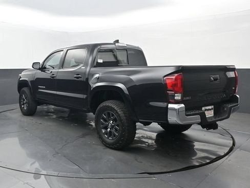Used 2021 Toyota Tacoma SR5 RWD image 3