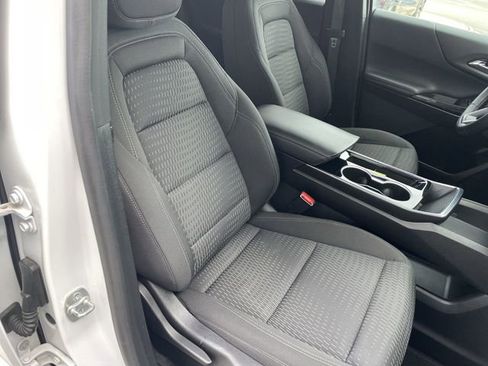 Used 2025 Chevrolet Equinox LT FWD image 40