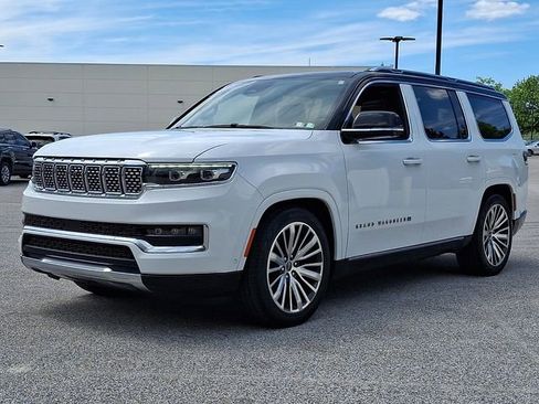 Used 2023 Jeep Grand Wagoneer Series III AWD/4WD image 6
