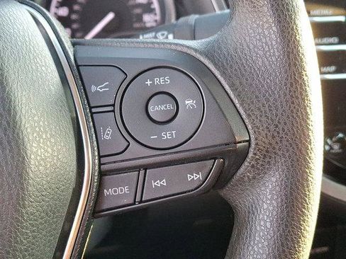 Certified 2020 Toyota Camry LE image 20