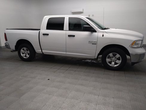 Used 2022 RAM 1500 Classic SLT RWD image 11