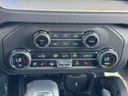 New 2025 Ford Bronco Outer Banks w/ Sasquatch Package image 11