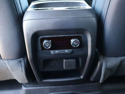 New 2026 Chevrolet Traverse Z71 w/ Enhanced Driving Package AWD/4WD image 18