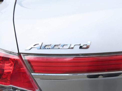 Used 2011 Honda Accord LX-P image 7