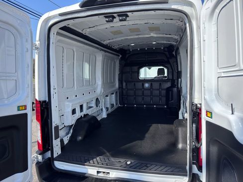 Used 2024 Ford Transit 250 Medium Roof RWD image 36