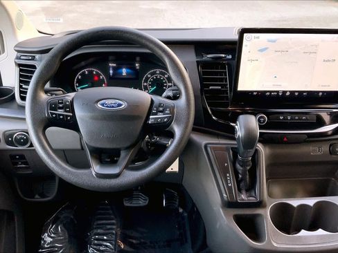 Used 2023 Ford Transit 350 XLT image 9