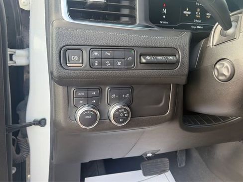 Used 2022 GMC Yukon Denali AWD/4WD image 17