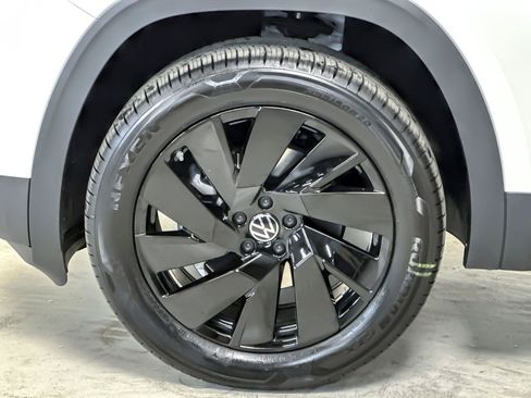 New 2026 Volkswagen Atlas SE FWD image 25