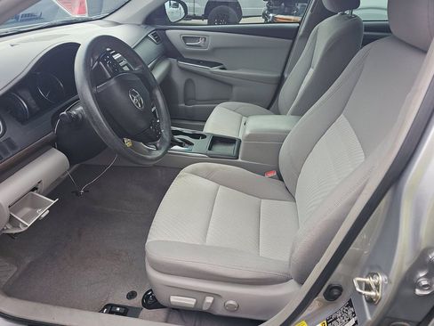 Used 2016 Toyota Camry LE FWD image 7
