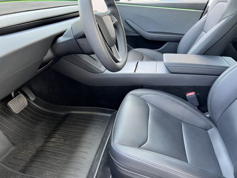 Used 2025 Tesla Model 3 Long Range RWD image 14