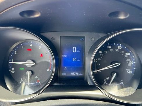 Used 2018 Toyota C-HR XLE FWD image 18