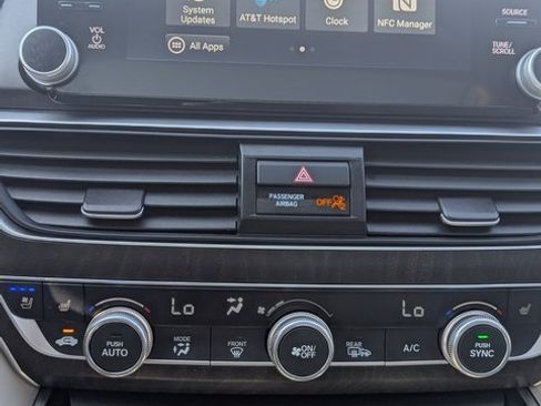 Used 2020 Honda Accord Touring image 16