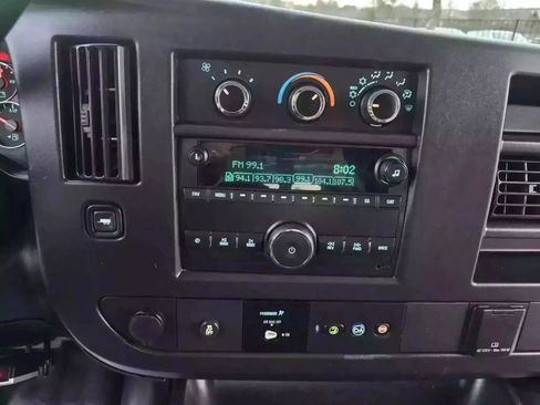 Used 2019 Chevrolet Express 2500 Extended w/ Driver Convenience Package RWD image 21