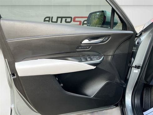 Used 2025 Cadillac XT4 Sport image 17