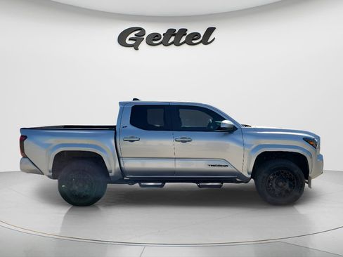 Certified 2024 Toyota Tacoma SR5 AWD/4WD image 4