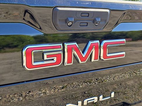 Used 2022 GMC Sierra 2500 Denali w/ Denali Ultimate Package AWD/4WD image 9