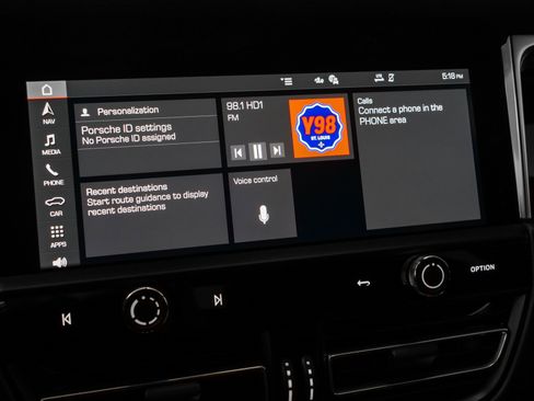 Used 2025 Porsche Macan image 30