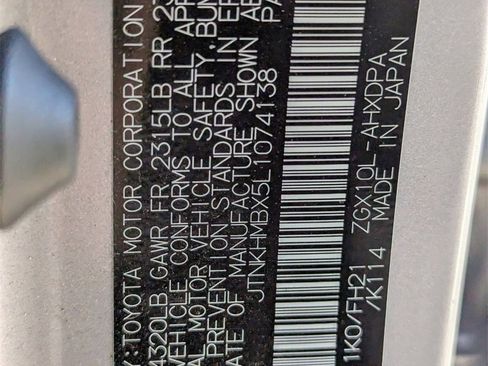 Certified 2020 Toyota C-HR LE image 14