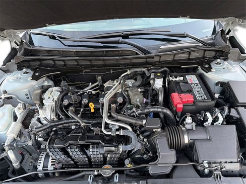 Used 2024 Nissan Altima 2.5 SV image 12