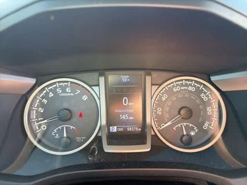 Used 2016 Toyota Tacoma SR5 w/ SR5 Appearance Package (SN) image 13