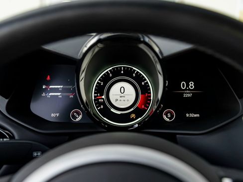 Used 2023 Aston Martin V8 Vantage Roadster image 7