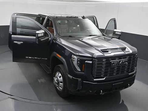 Used 2024 GMC Sierra 3500 Denali Ultimate AWD/4WD image 58