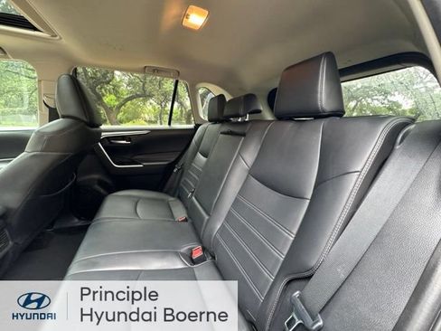 Used 2019 Toyota RAV4 XLE Premium FWD image 14